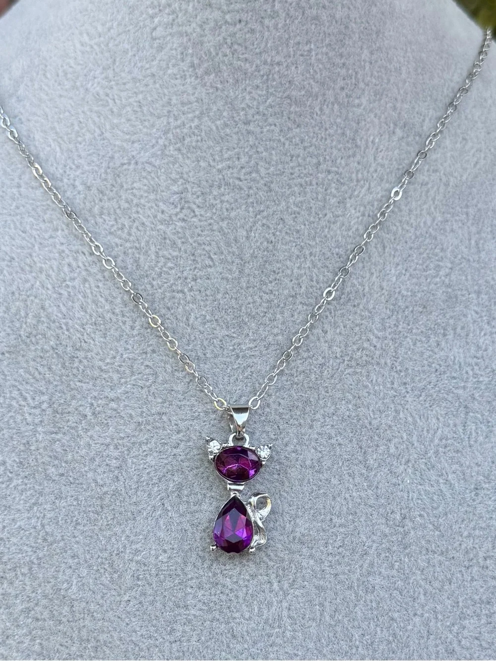 17” silvertone Cat Necklace w/purple Glass Inlay